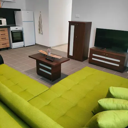 Moderny 3 Izbovy Centrum Nove Zamky